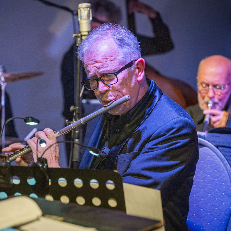 De V.S.O.P. Big Band aan het spelen