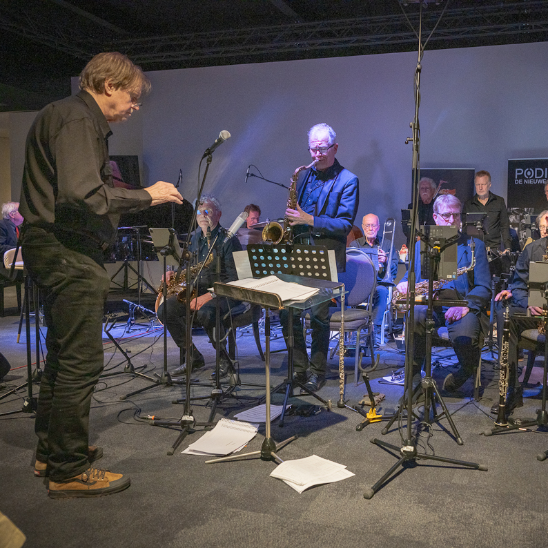 De V.S.O.P. Big Band aan het spelen