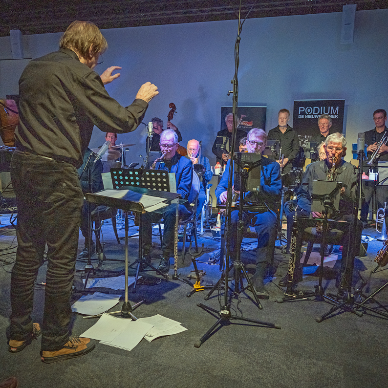 De V.S.O.P. Big Band aan het spelen