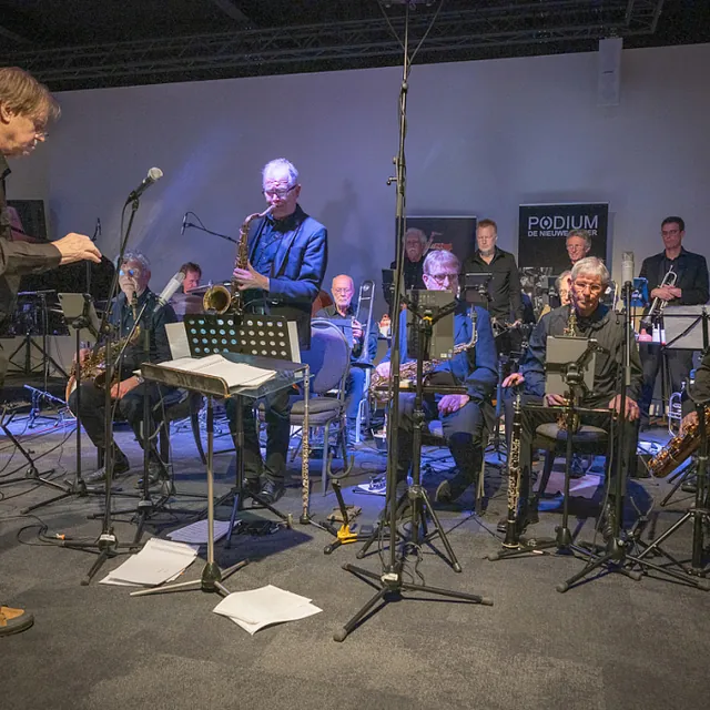 De V.S.O.P. Big Band aan het spelen