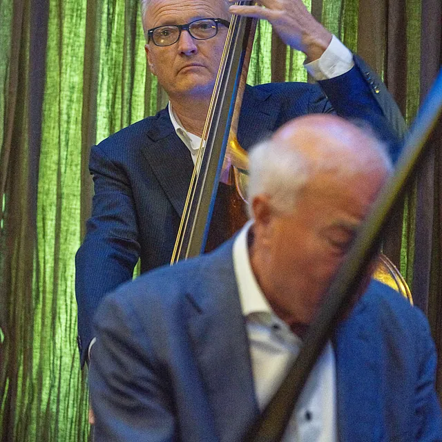 Marius Beets op contrabas