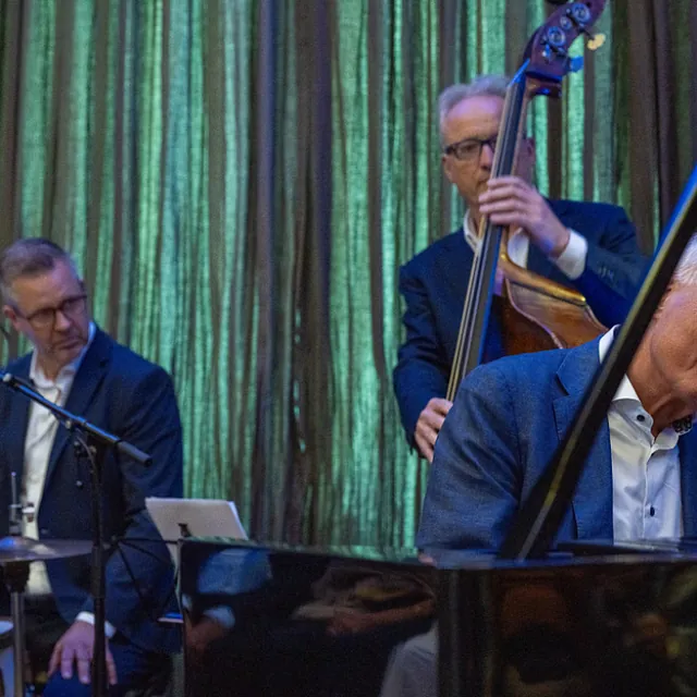 Lex Jasper aan de piano